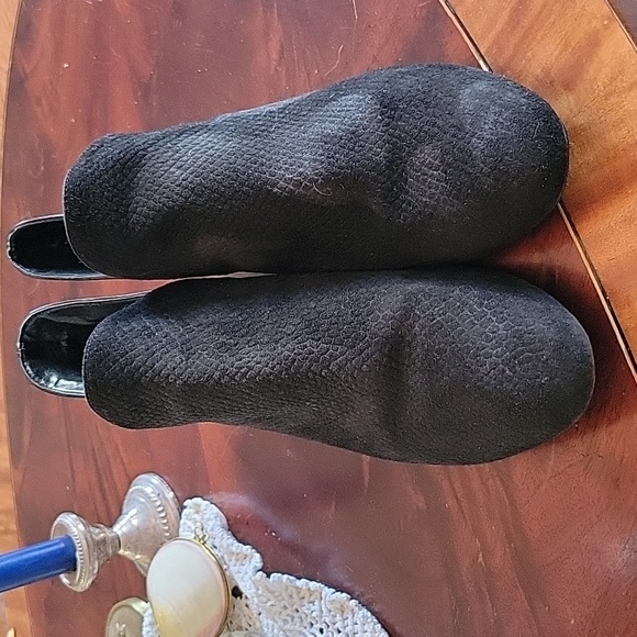 LOGO BY LORI GOLDSTEIN LOUISE ankle booties - Picture 1 of 8